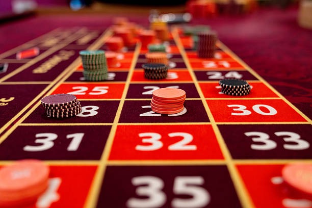 Sic Bo dice cup and betting interface on dalang toto
